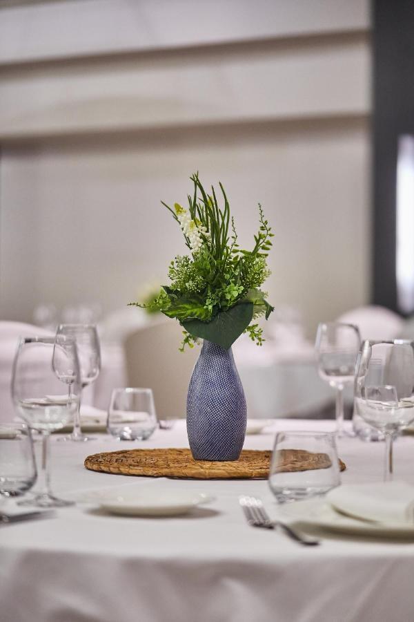 Silken Coliseum Hotel Santander Bagian luar foto