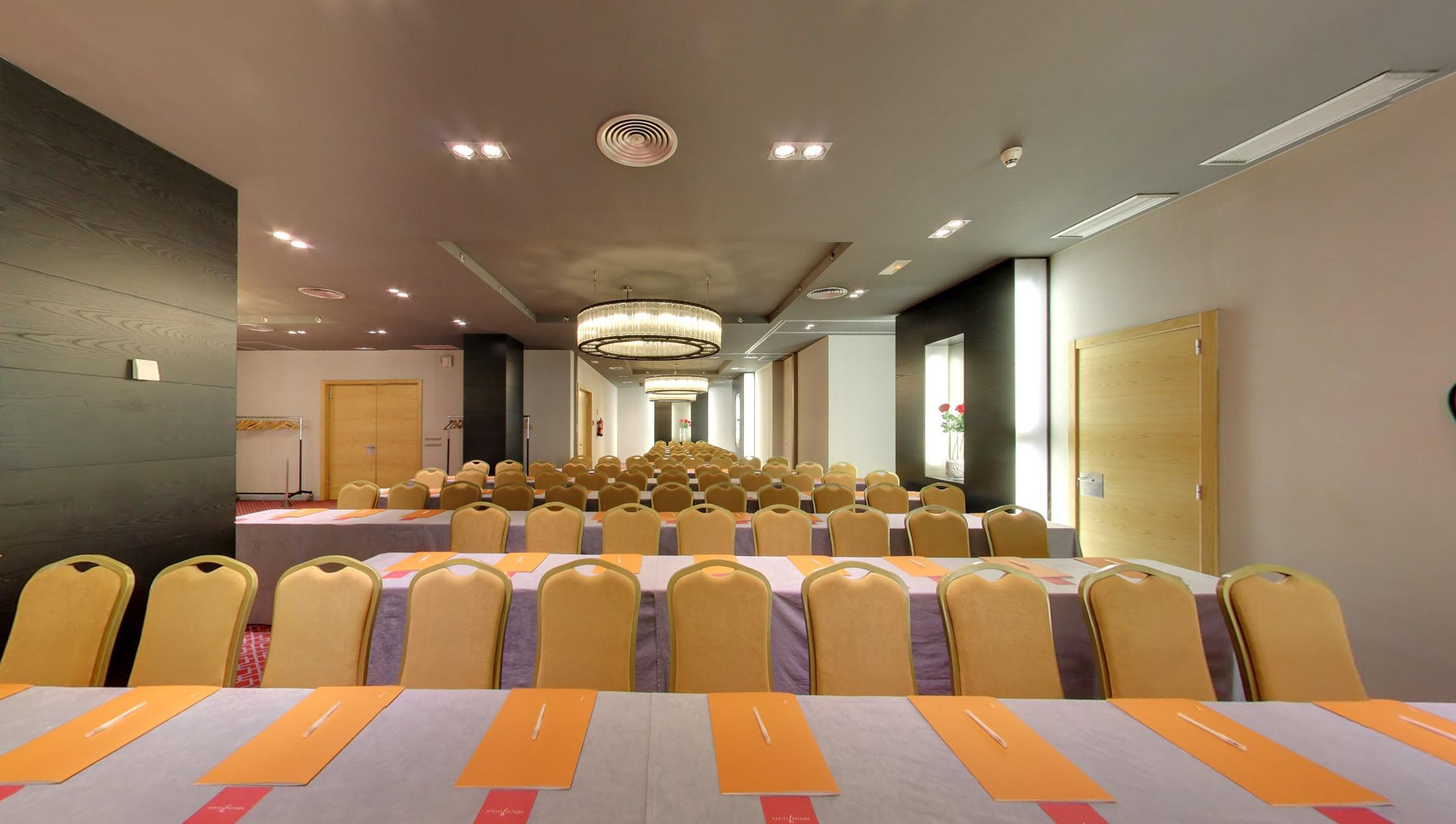 Silken Coliseum Hotel Santander Bagian luar foto
