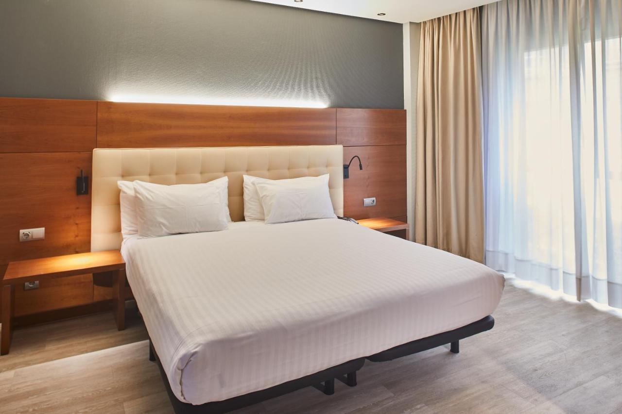 Silken Coliseum Hotel Santander Bagian luar foto