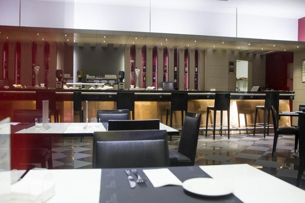 Silken Coliseum Hotel Santander Bagian luar foto